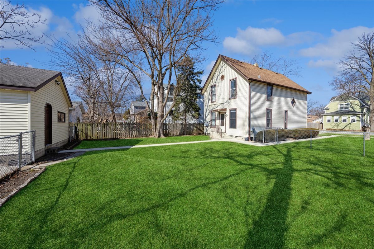 9011 Sheridan Avenue, Brookfield, IL 60513