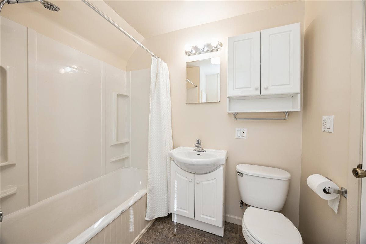 9011 Sheridan Avenue, Brookfield, IL 60513