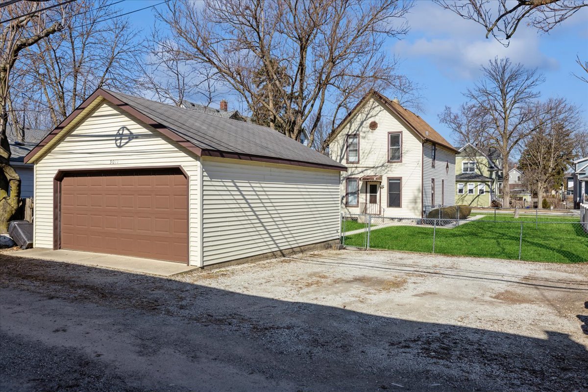 9011 Sheridan Avenue, Brookfield, IL 60513