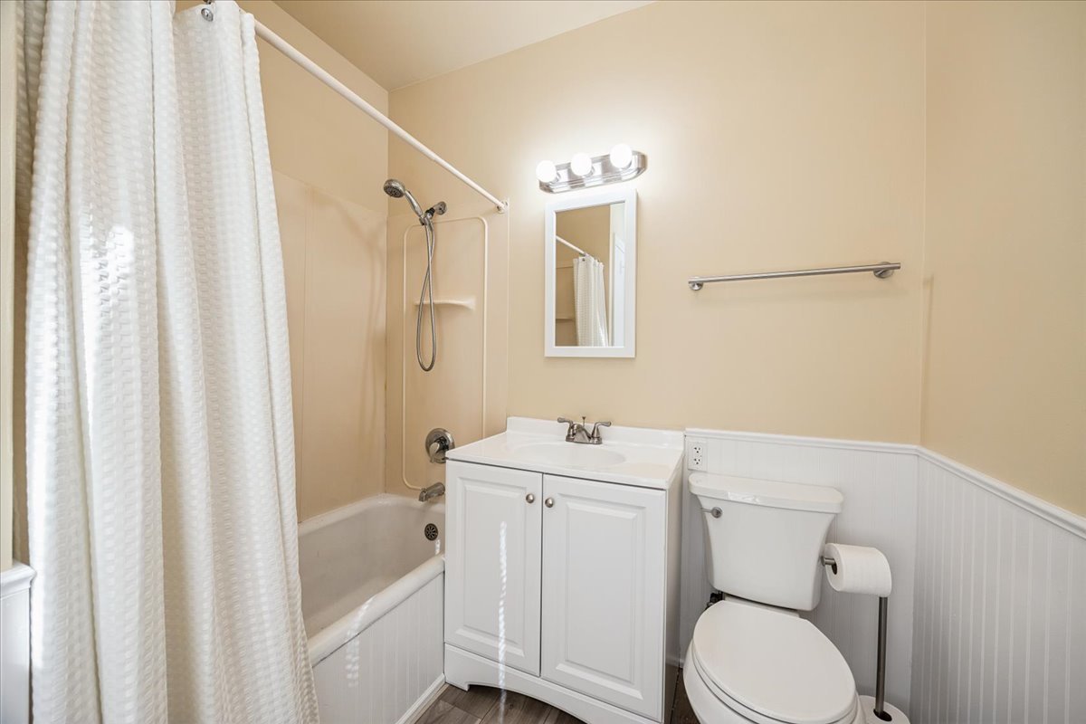 9011 Sheridan Avenue, Brookfield, IL 60513