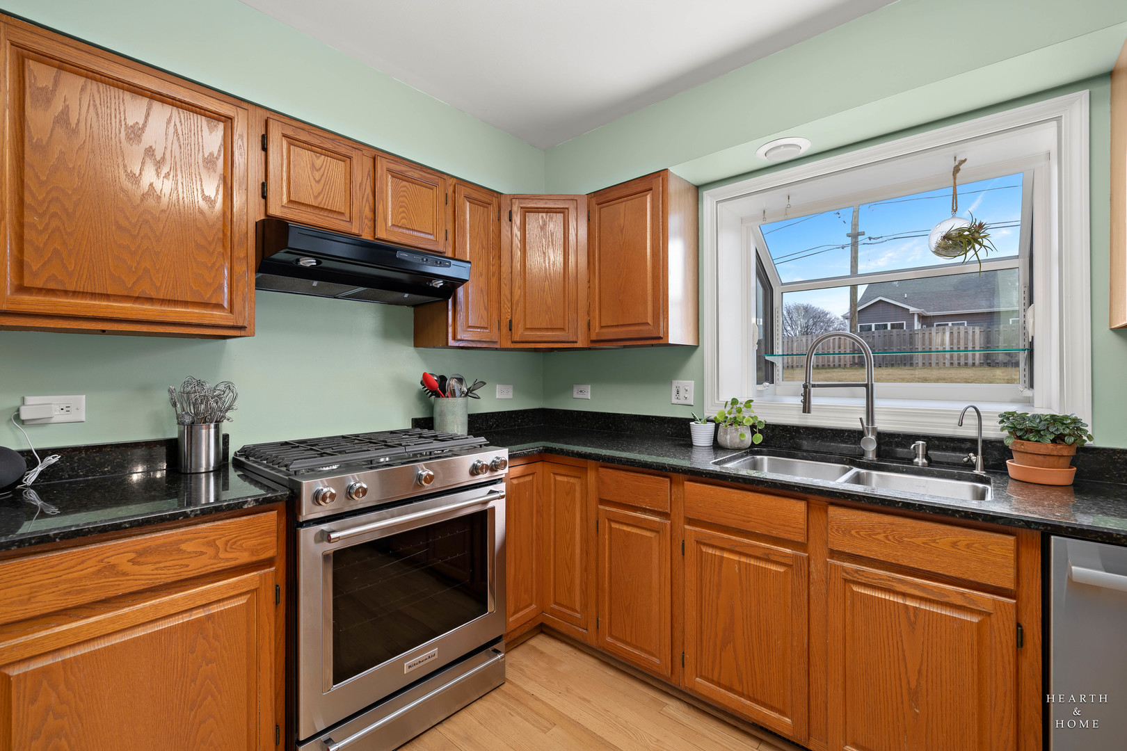 913 N FRANKLIN Avenue, Palatine, IL 60067