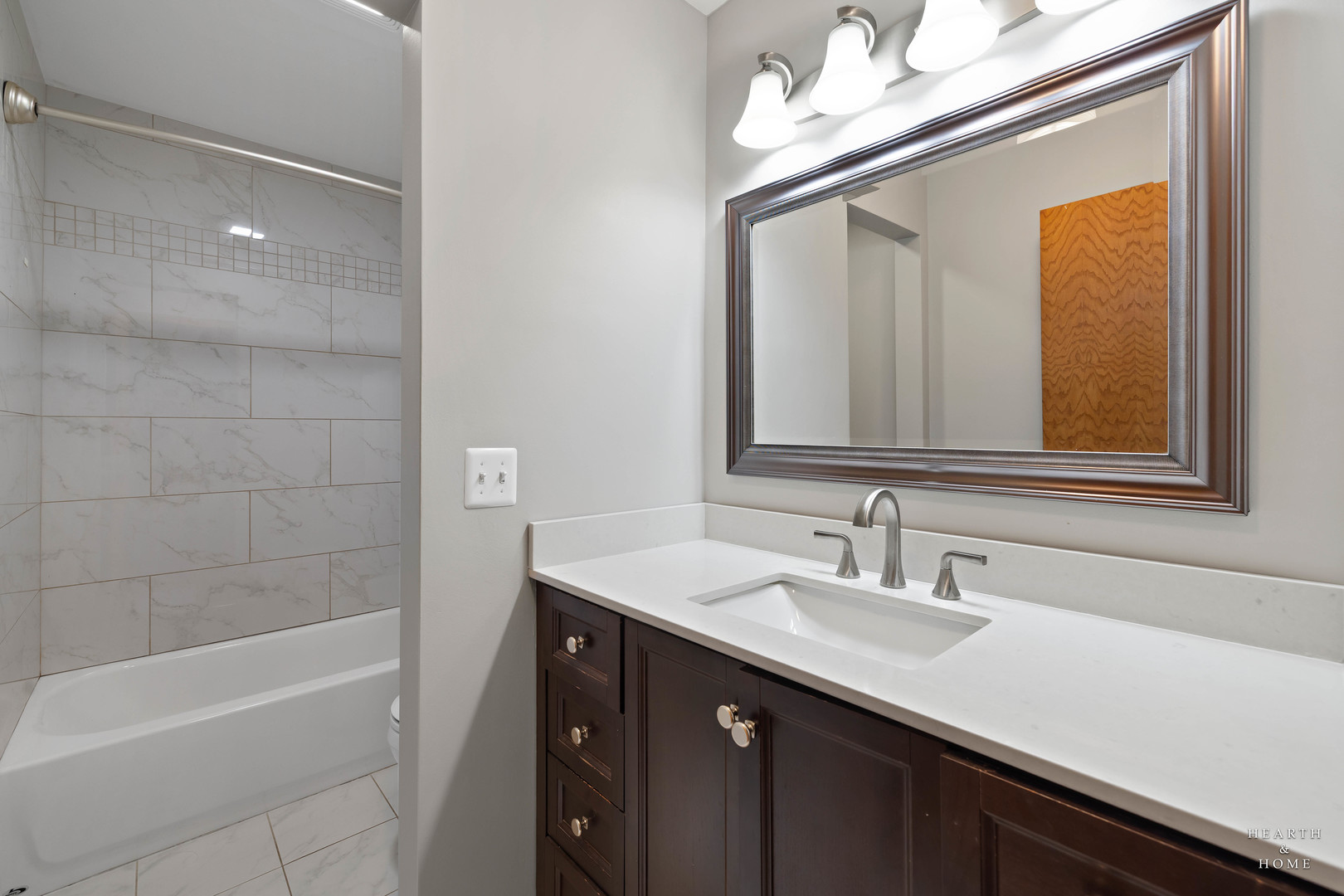 913 N FRANKLIN Avenue, Palatine, IL 60067