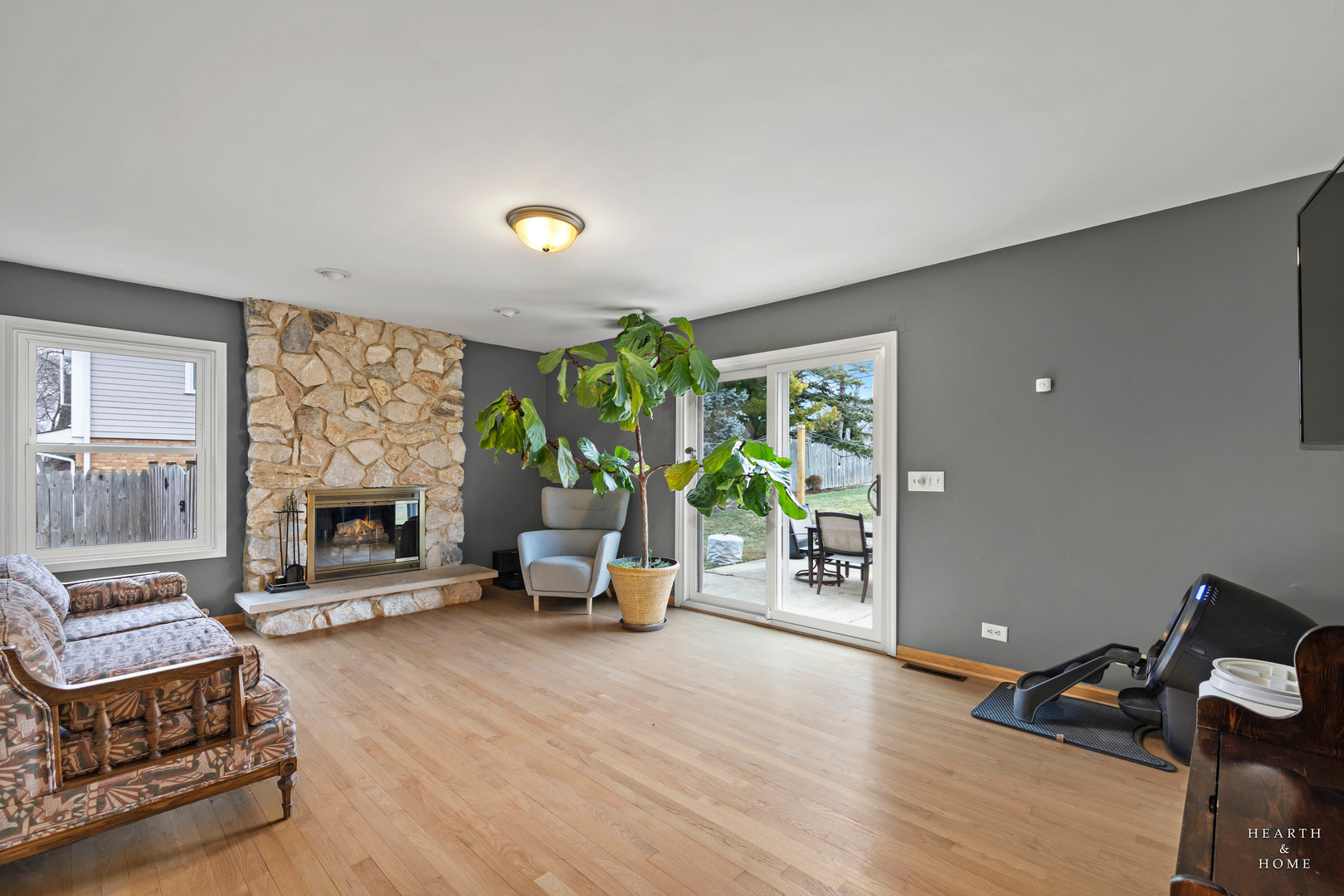 913 N FRANKLIN Avenue, Palatine, IL 60067