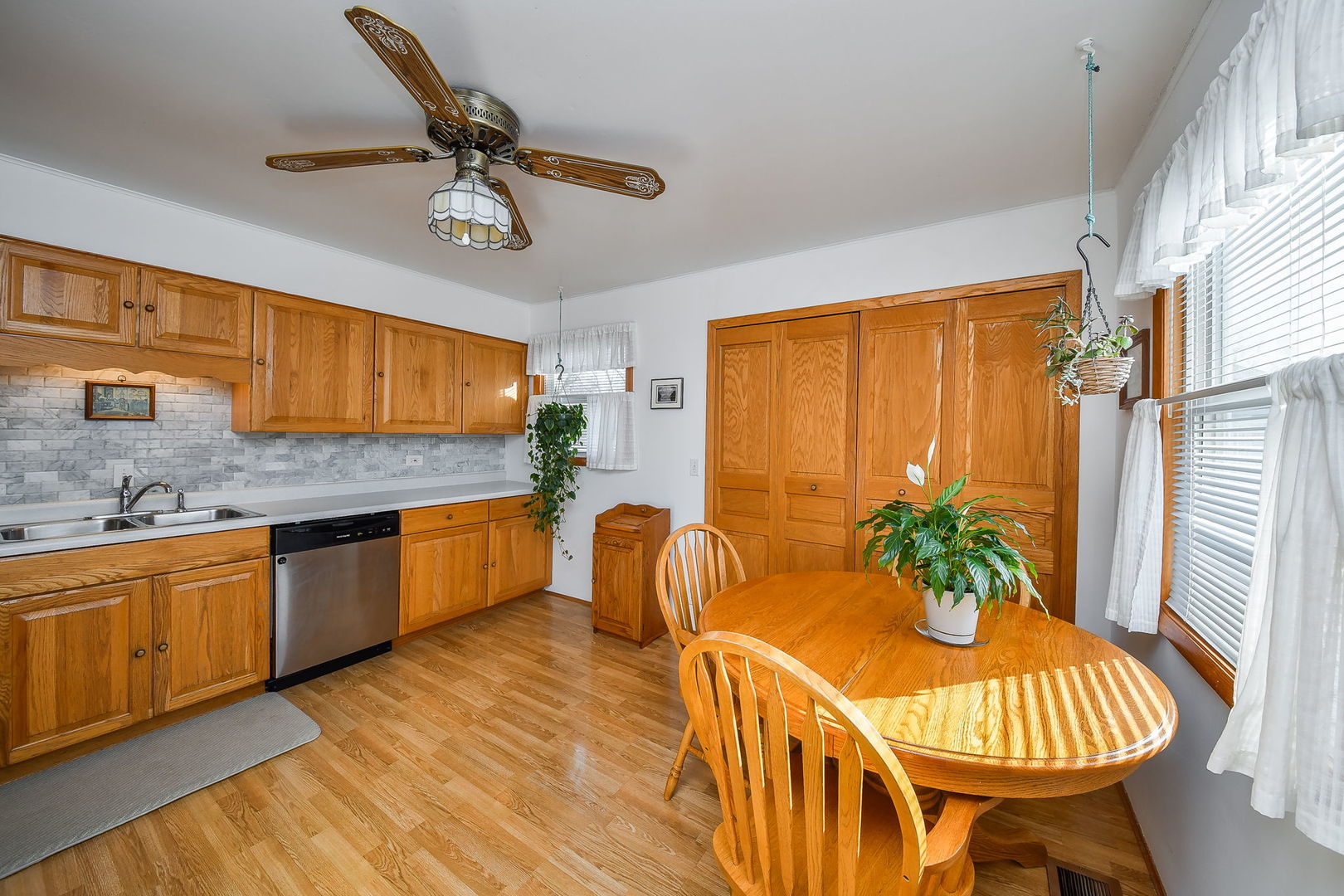 2302 Flicker Lane, Rolling Meadows, IL 60008