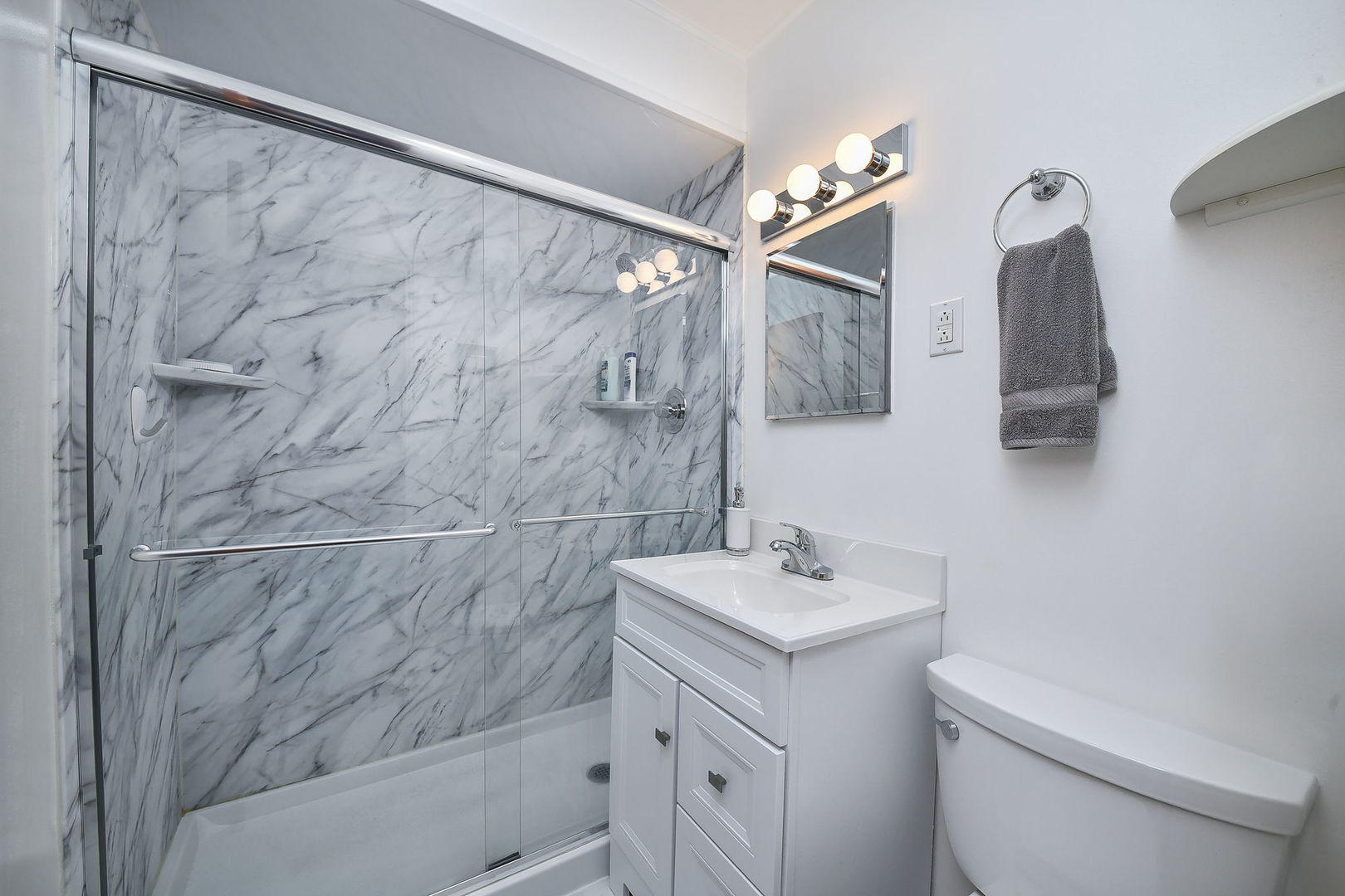 2302 Flicker Lane, Rolling Meadows, IL 60008