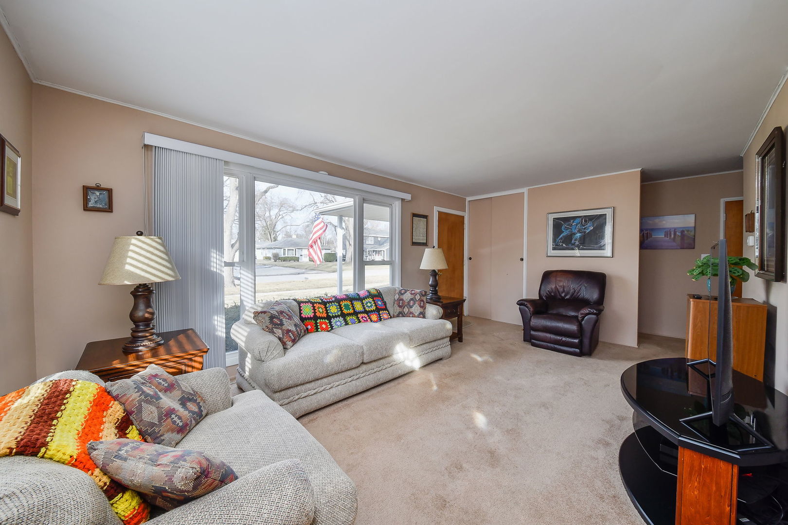 2302 Flicker Lane, Rolling Meadows, IL 60008