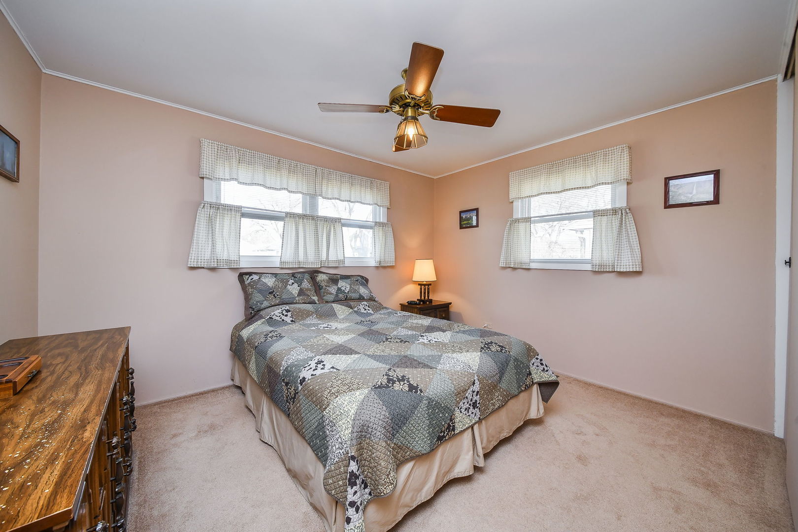 2302 Flicker Lane, Rolling Meadows, IL 60008