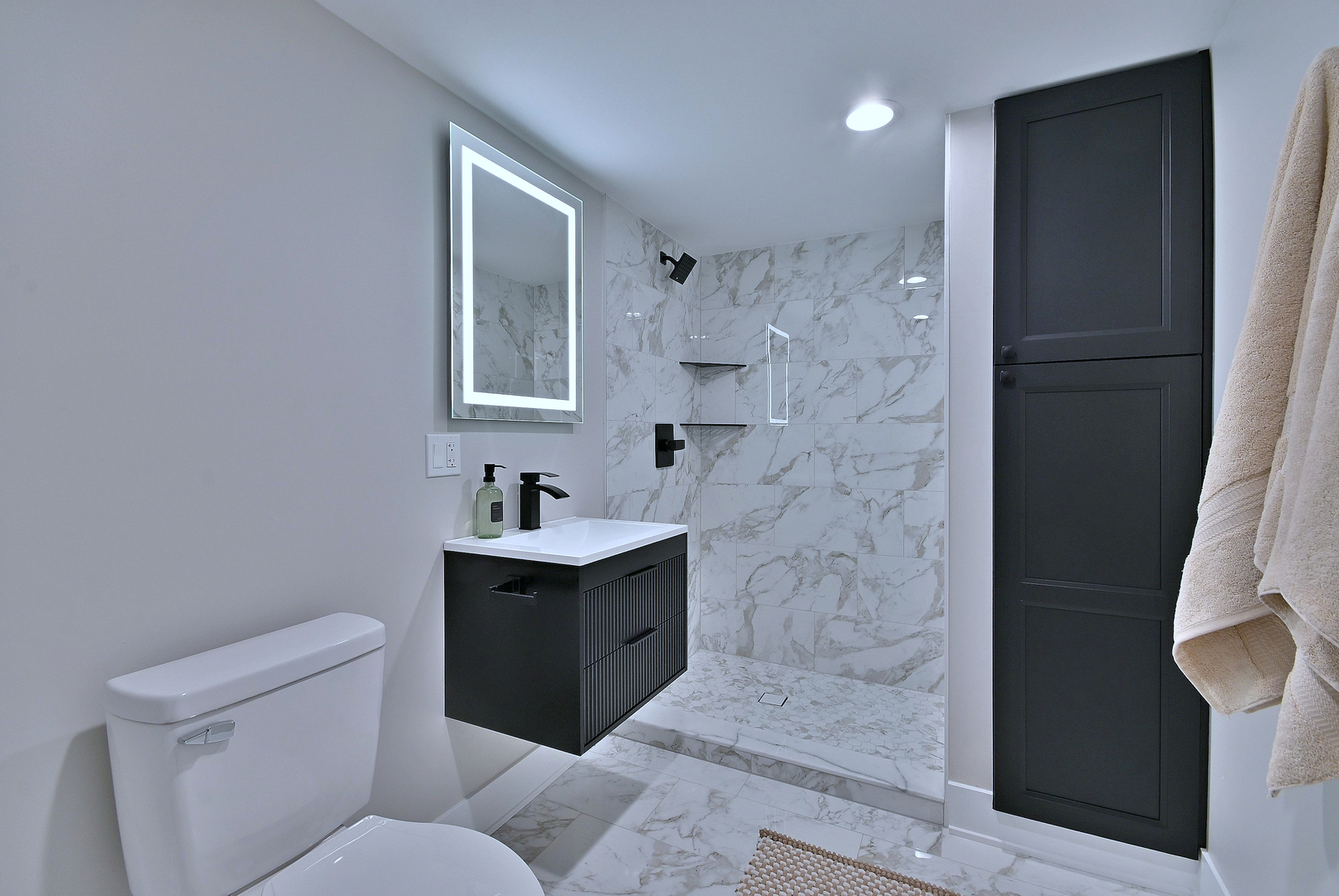 8834 S Albany Avenue, Evergreen Park, IL 60805