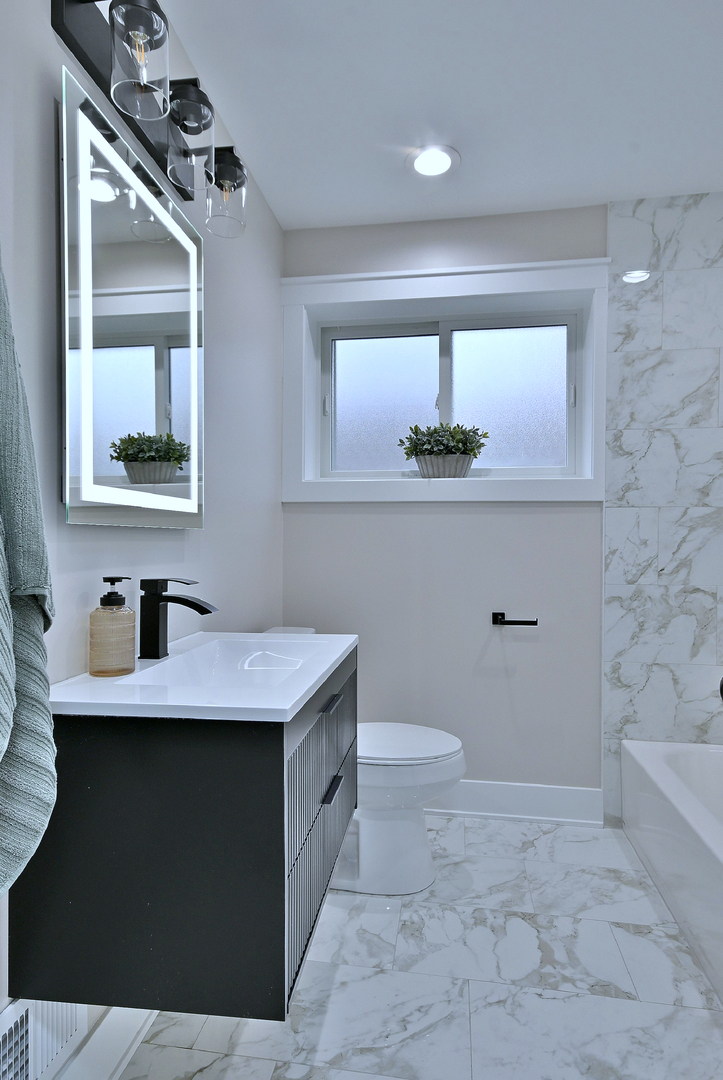 8834 S Albany Avenue, Evergreen Park, IL 60805