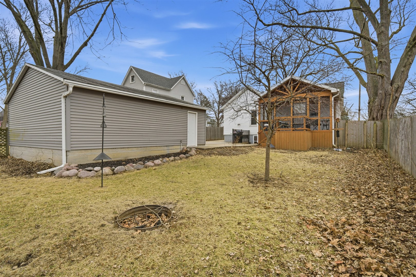 921 W Wood Street, Bloomington, IL 61701