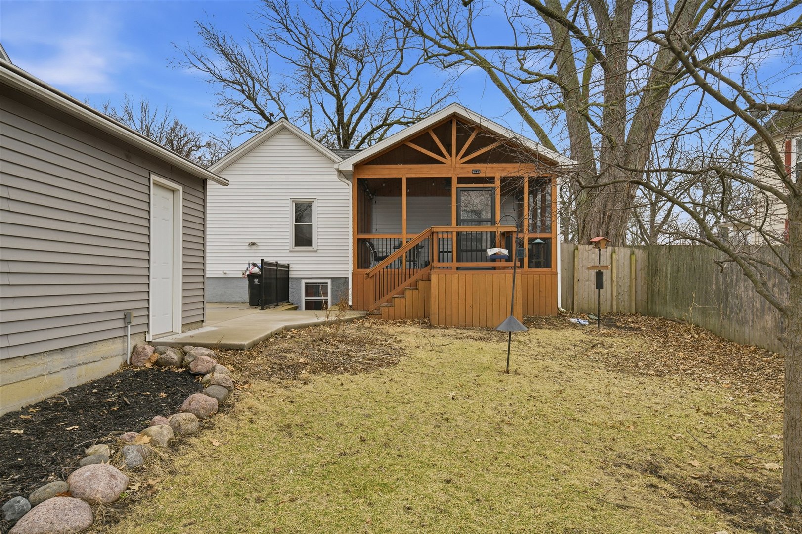 921 W Wood Street, Bloomington, IL 61701