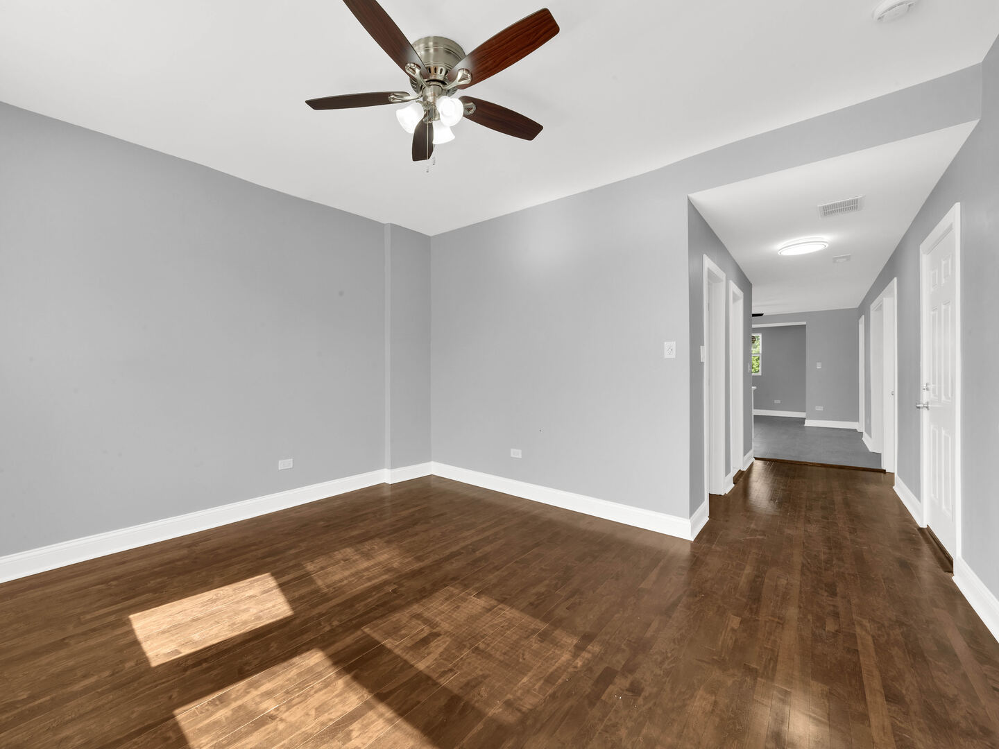 5242 S Damen Avenue, Chicago, IL 60609