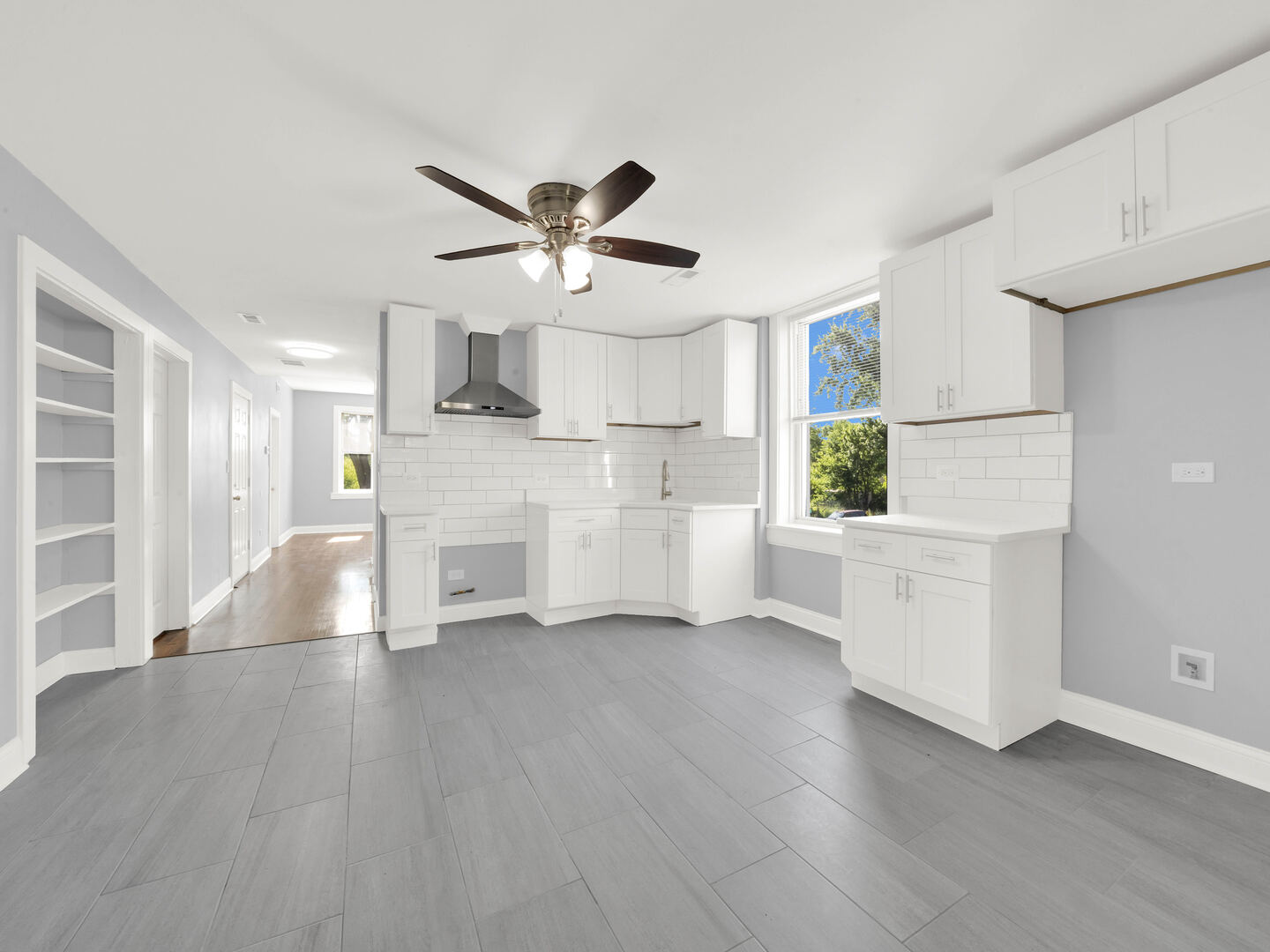 5242 S Damen Avenue, Chicago, IL 60609