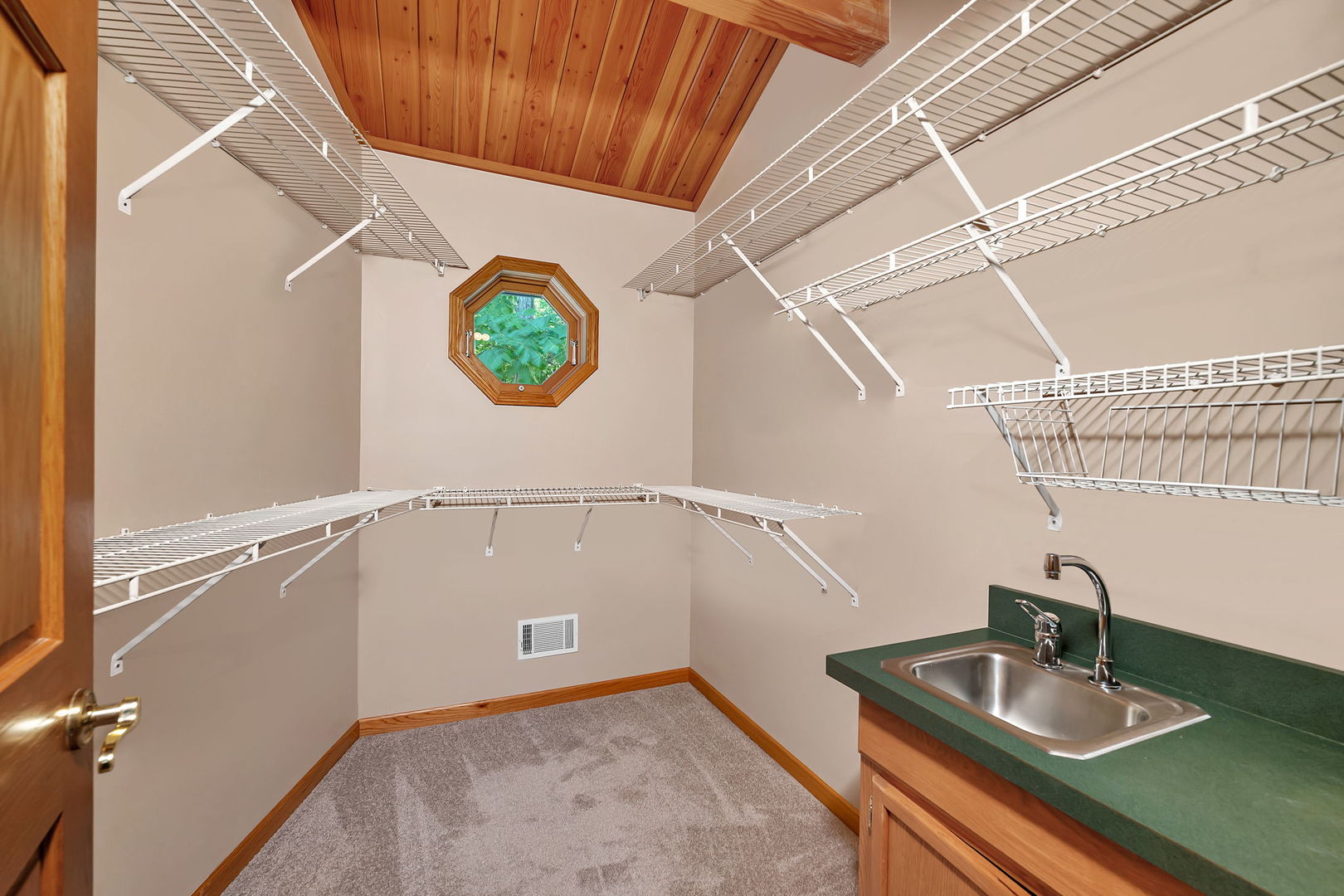 3085 W Southmor Road, Morris, IL 60450