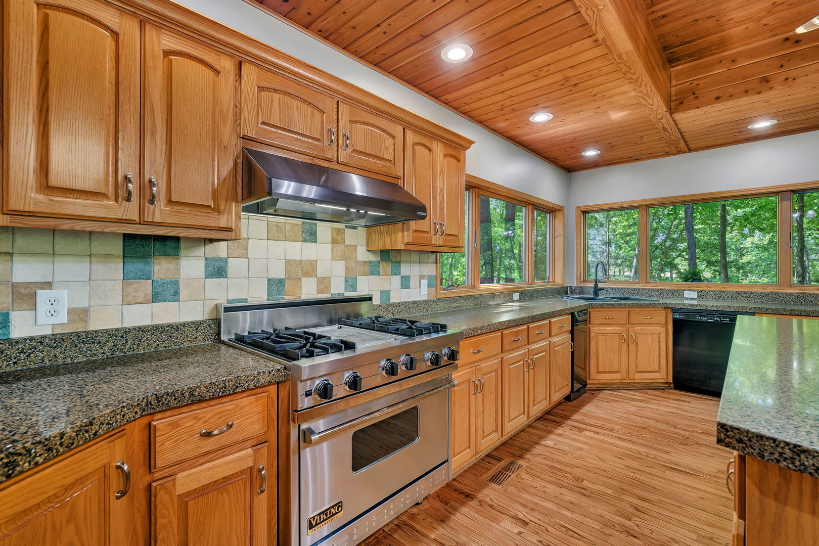 3085 W Southmor Road, Morris, IL 60450