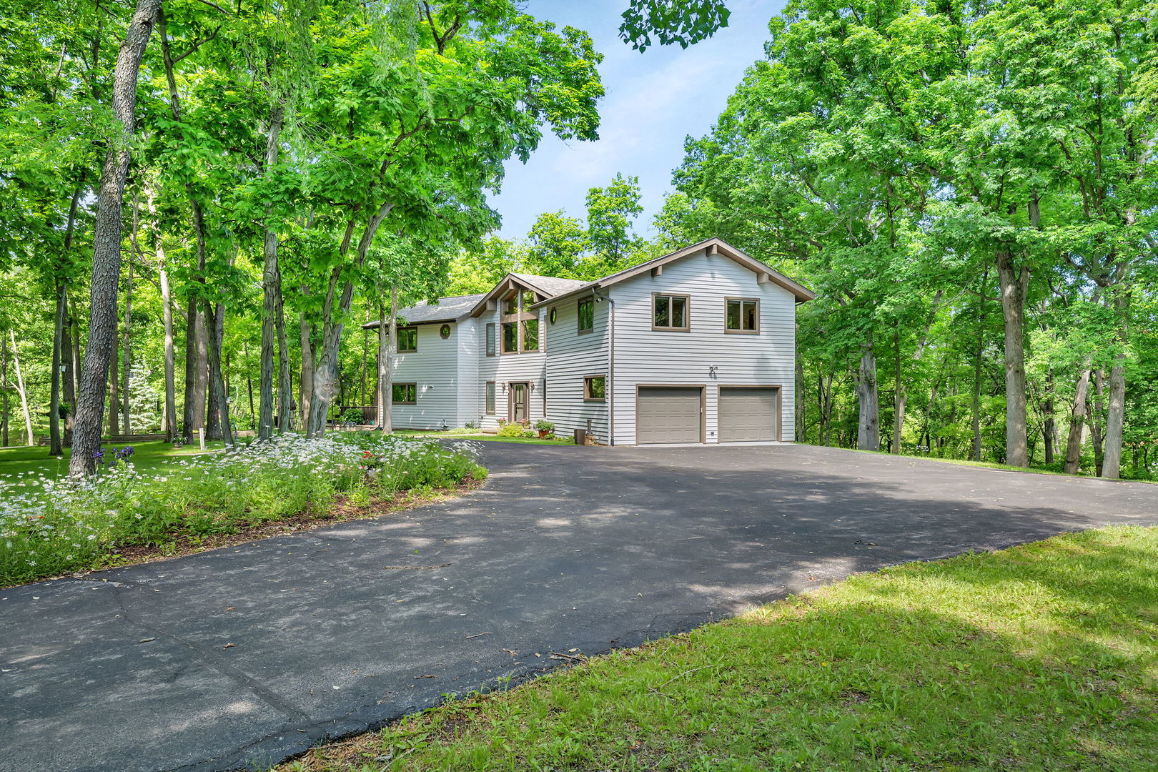 3085 W Southmor Road, Morris, IL 60450