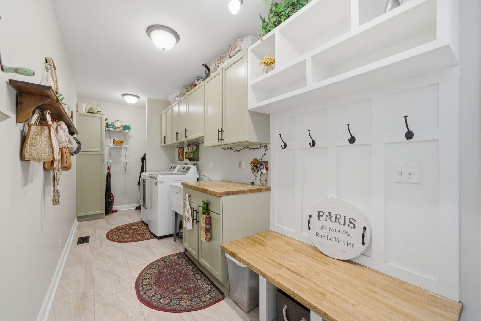 11N215 Capulet Circle, Elgin, IL 60124