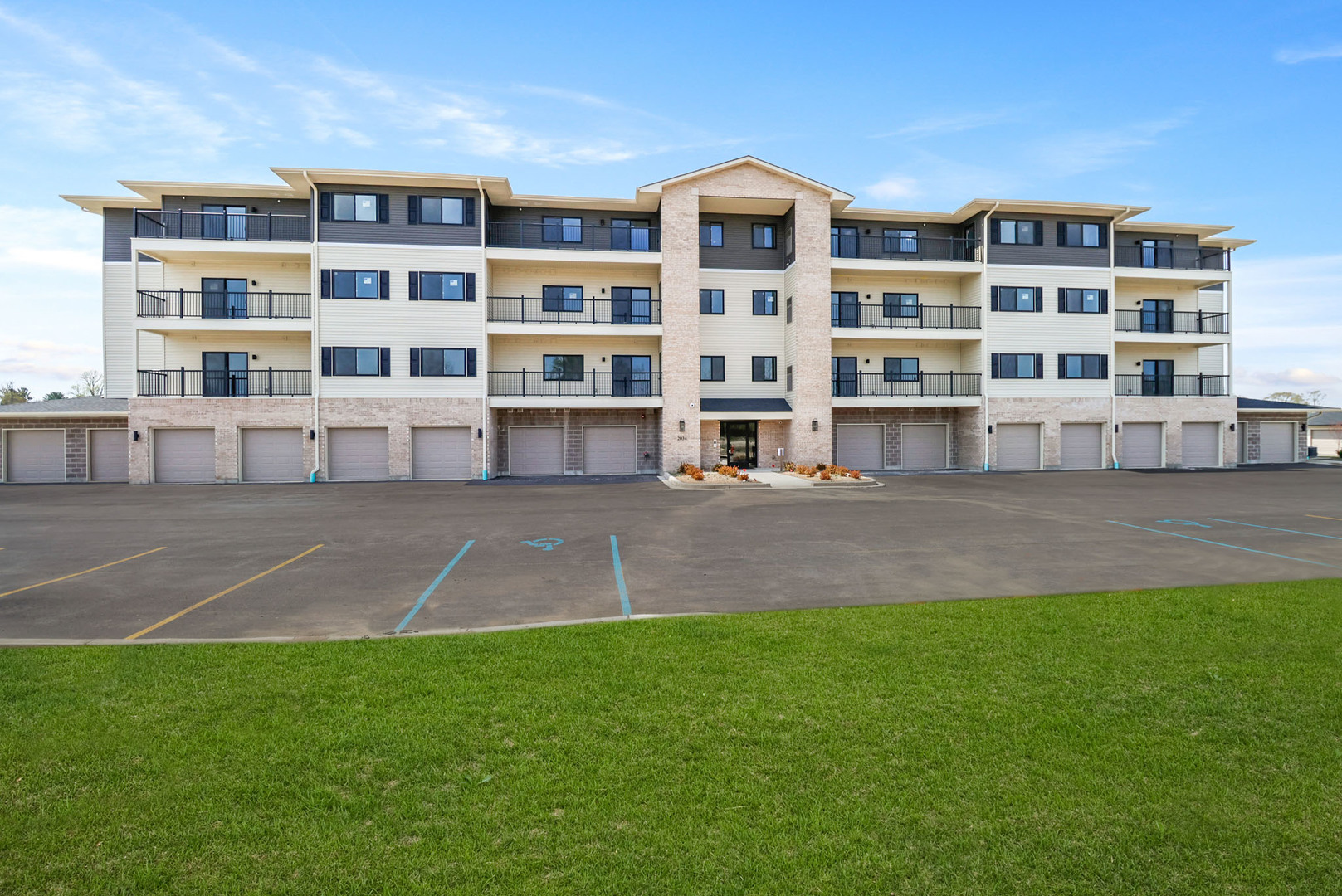 2034 W 75th Place #38, Merrillville, IN 46410