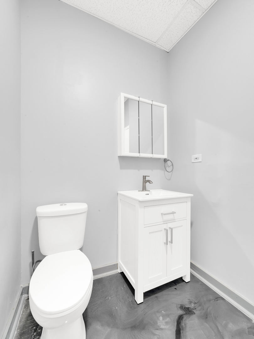 5242 S Damen Avenue, Chicago, IL 60609