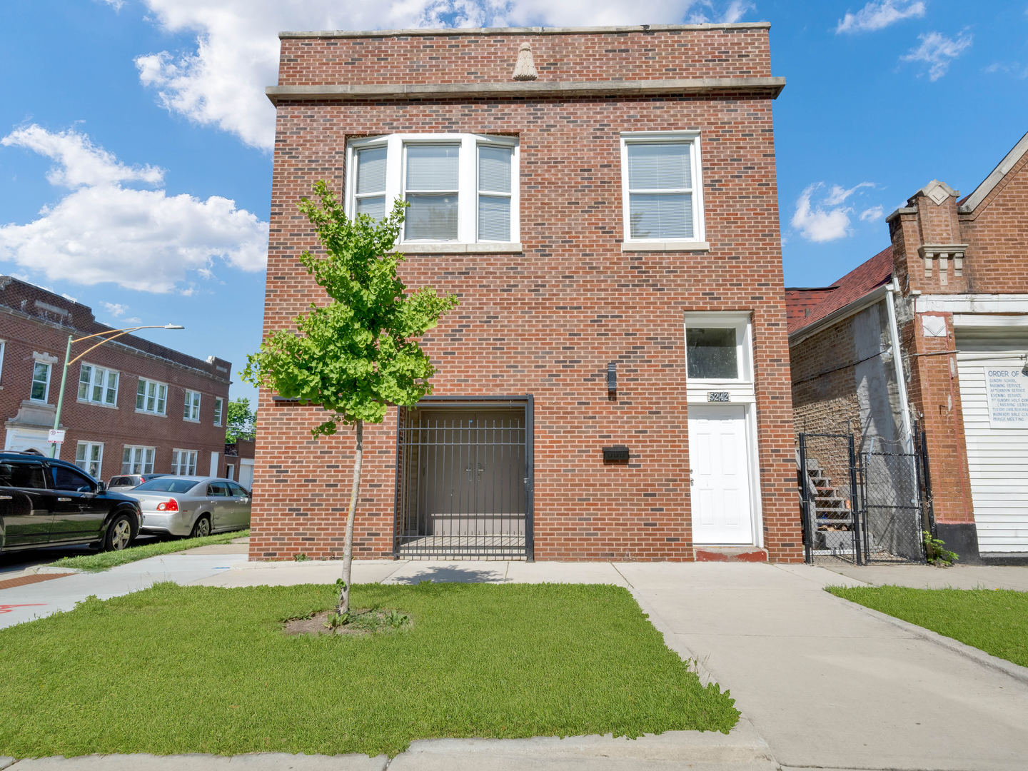 5242 S Damen Avenue, Chicago, IL 60609