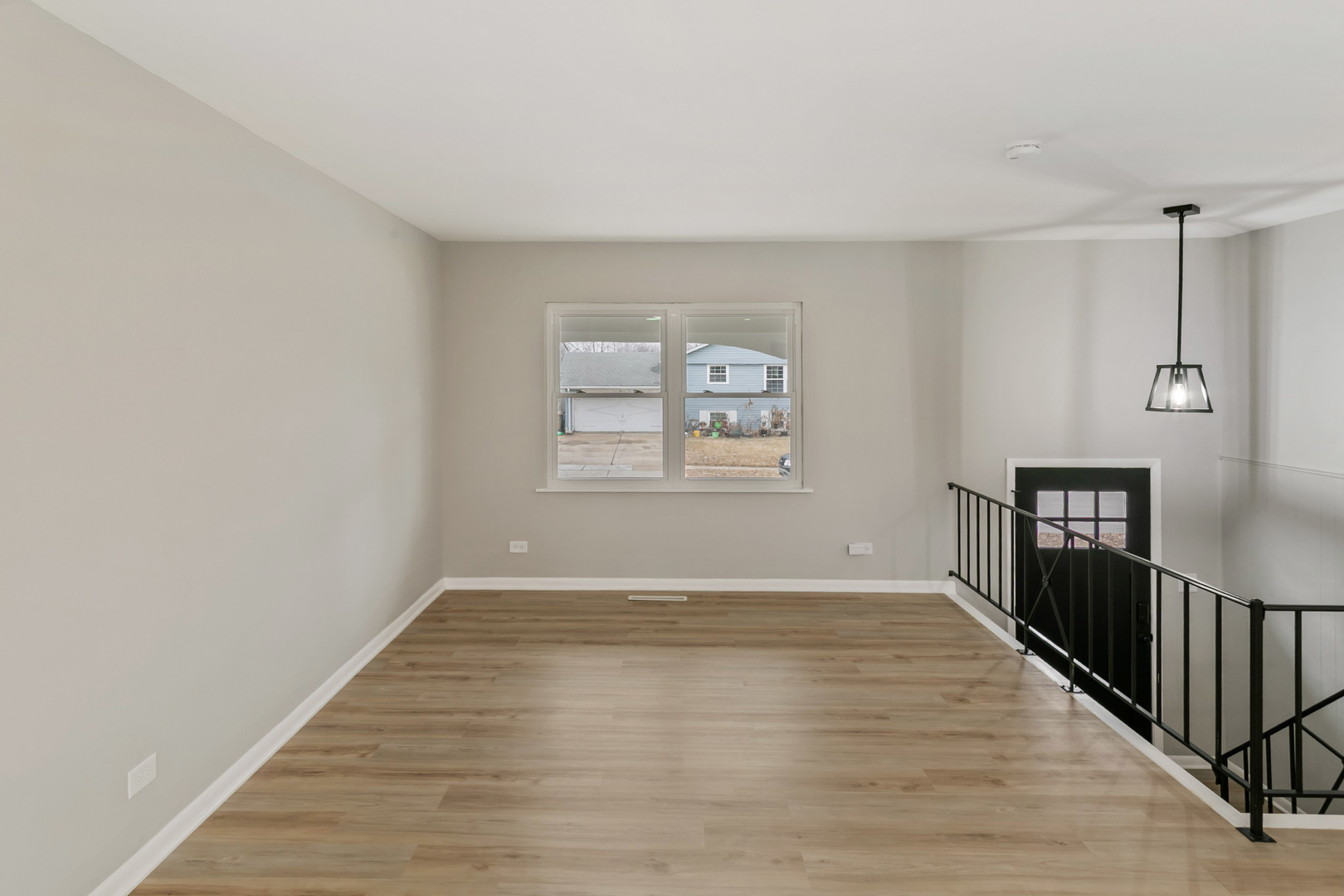 323 Mark Avenue, Glendale Heights, IL 60139