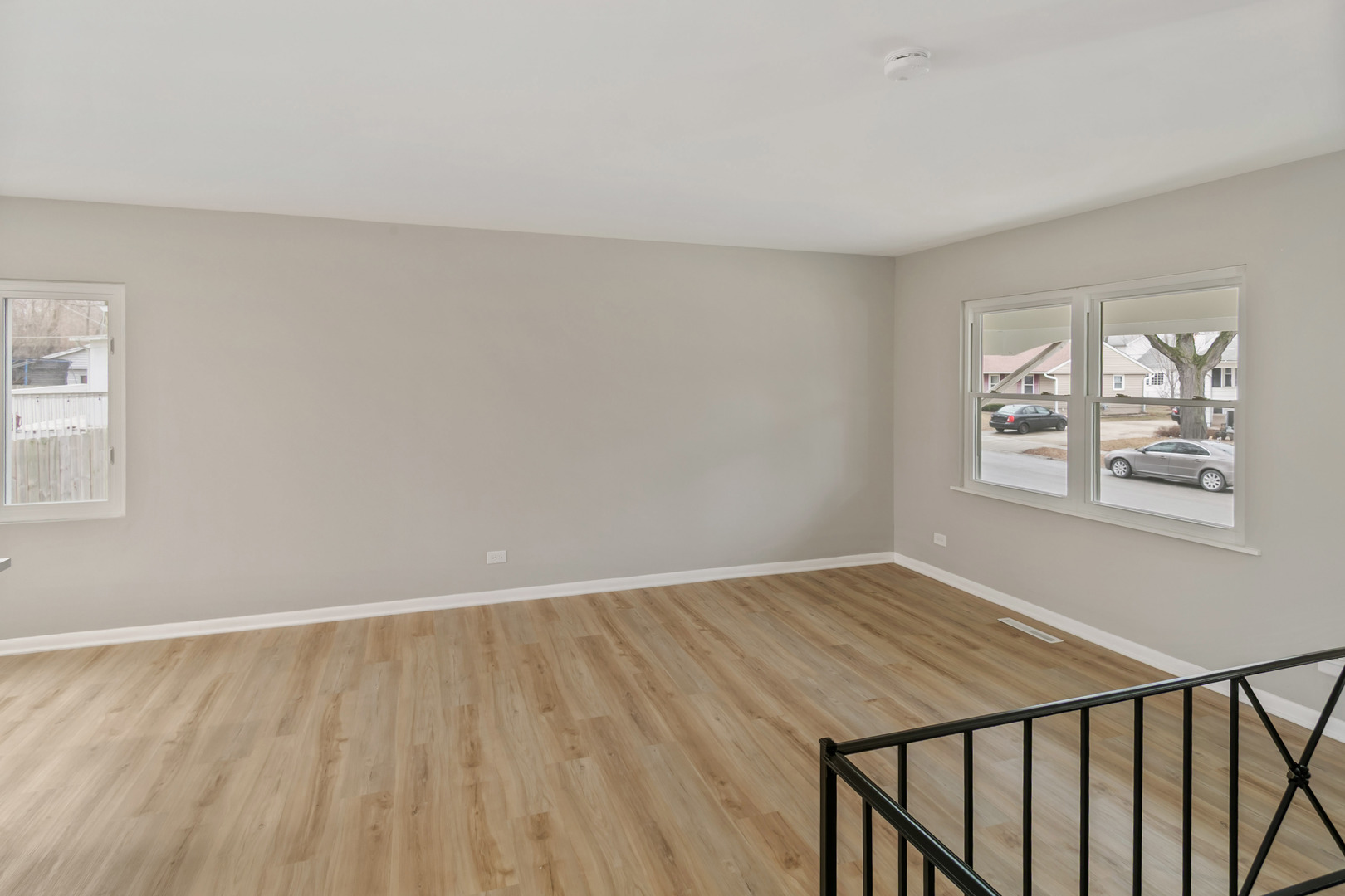 323 Mark Avenue, Glendale Heights, IL 60139