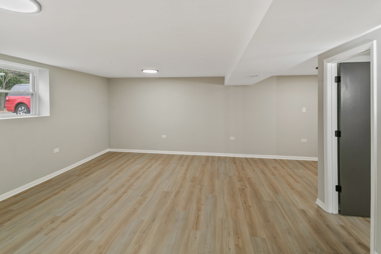 323 Mark Avenue, Glendale Heights, IL 60139