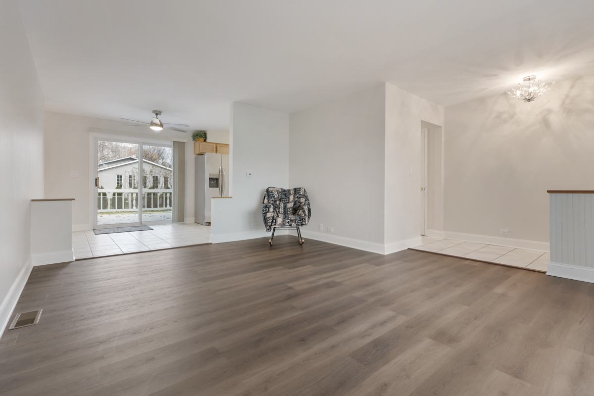 198 Shadywood Lane, Elk Grove Village, IL 60007