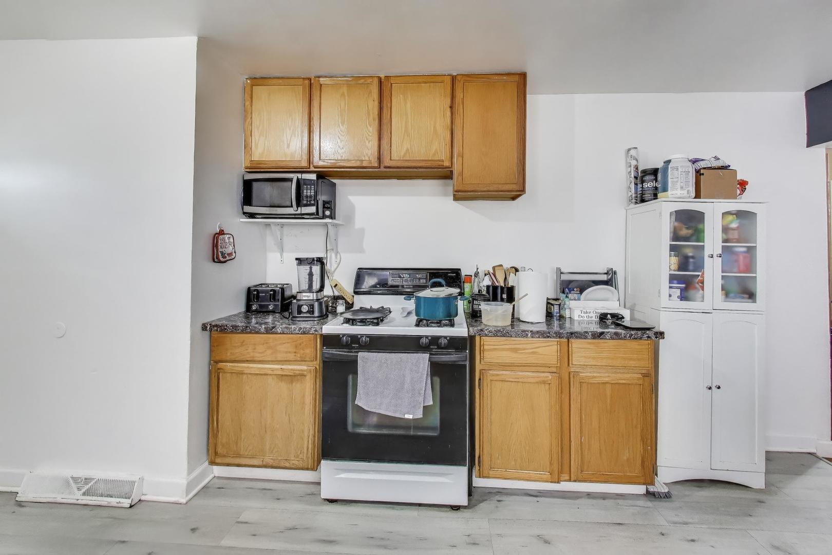 7772 Lavergne Avenue, Burbank, IL 60459