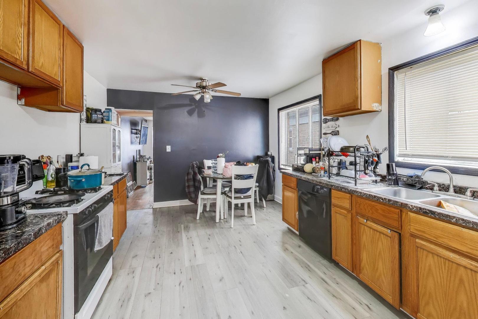 7772 Lavergne Avenue, Burbank, IL 60459