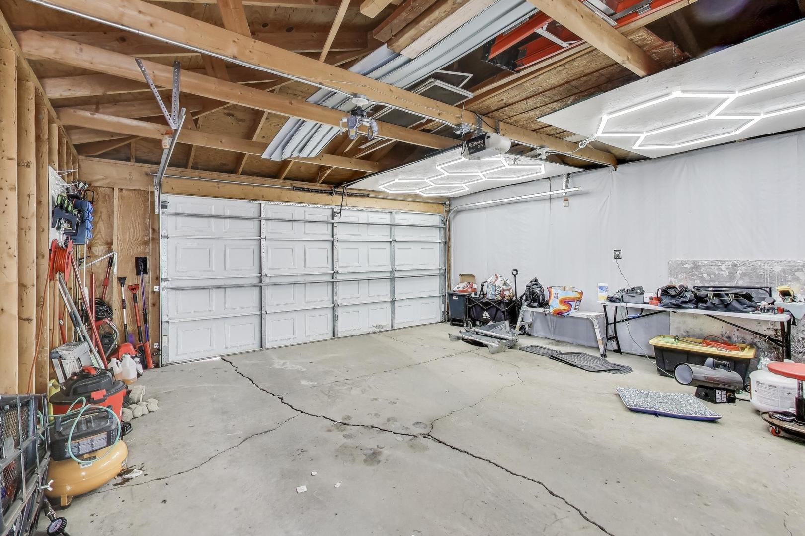 7772 Lavergne Avenue, Burbank, IL 60459