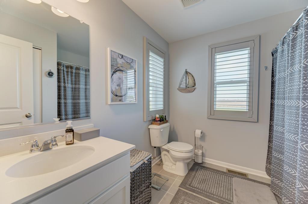 126 Kingsport Drive, South Elgin, IL 60177