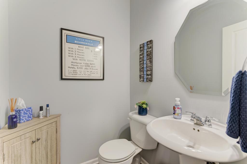 126 Kingsport Drive, South Elgin, IL 60177