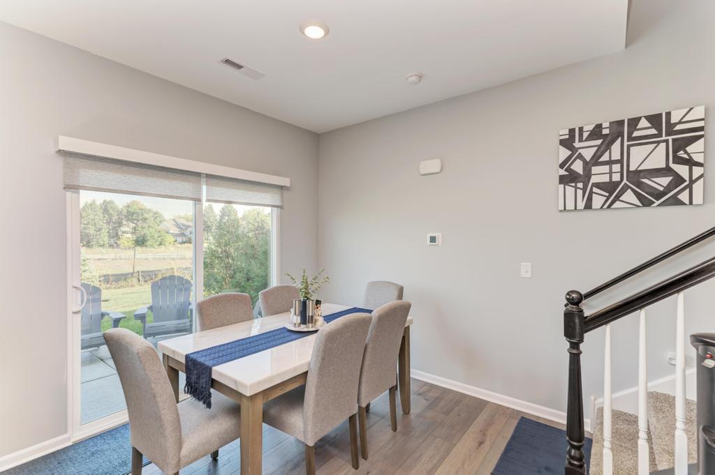 126 Kingsport Drive, South Elgin, IL 60177