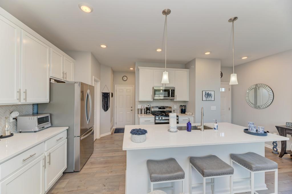 126 Kingsport Drive, South Elgin, IL 60177