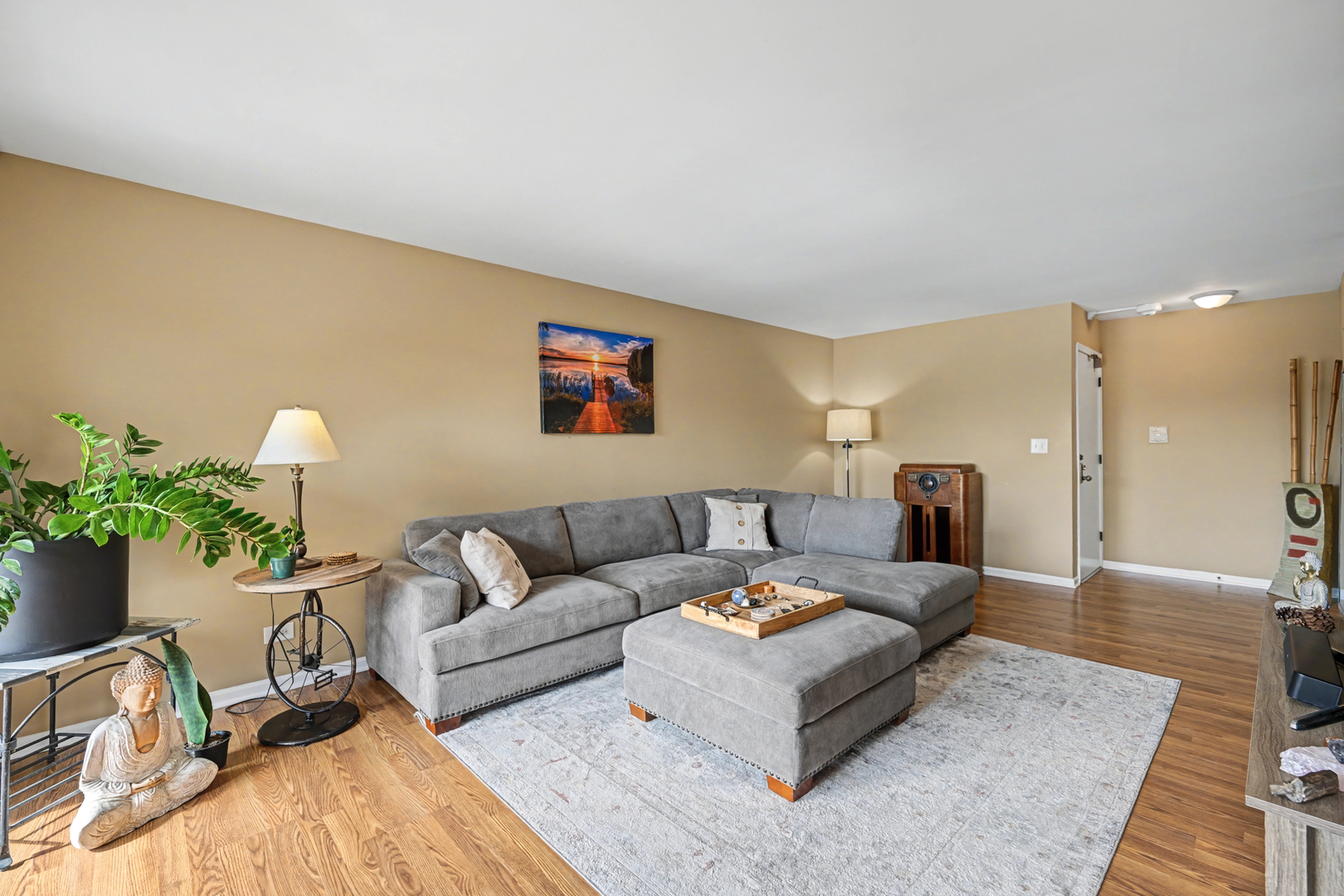 450 Raintree Court #3B, Glen Ellyn, IL 60137