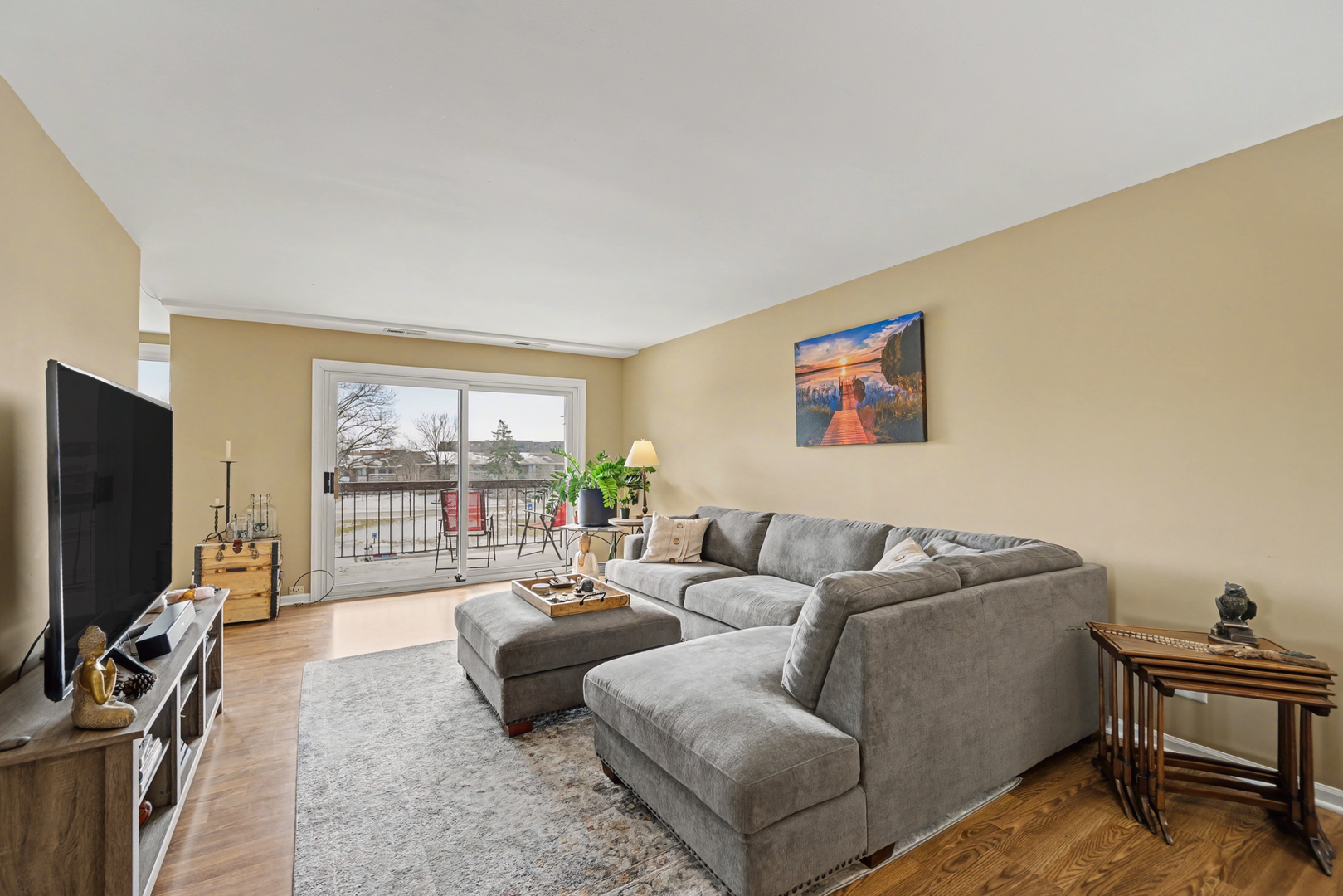 450 Raintree Court #3B, Glen Ellyn, IL 60137