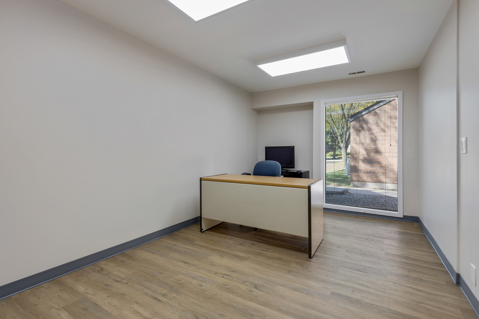 1250 Executive Place #300, Geneva, IL 60134