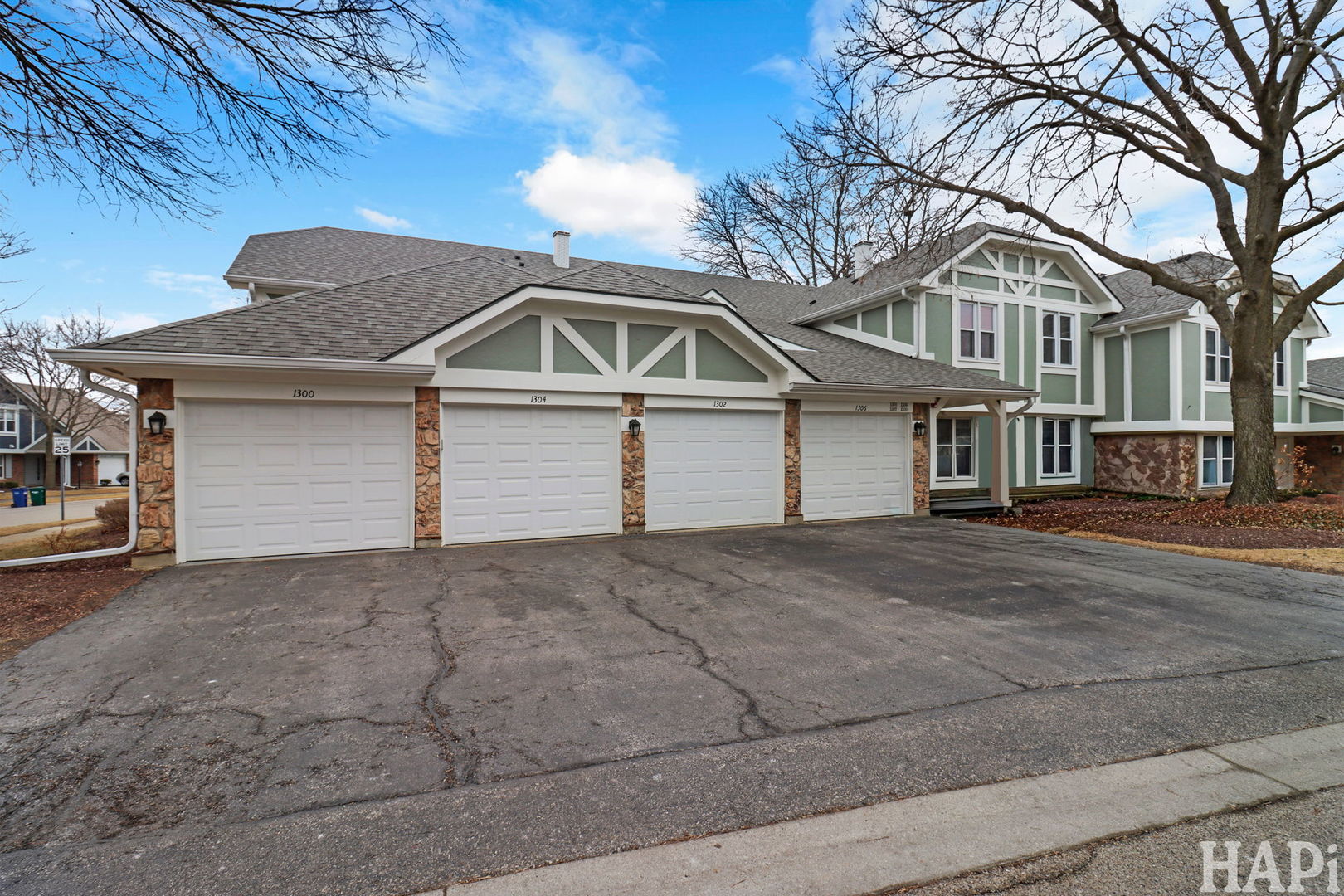 1300 Cromwell Court #1300, Vernon Hills, IL 60061