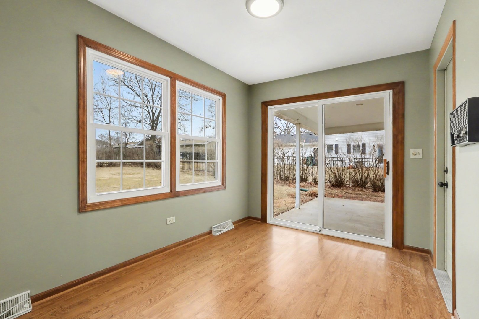 720 Meadow Wood Drive, Joliet, IL 60431