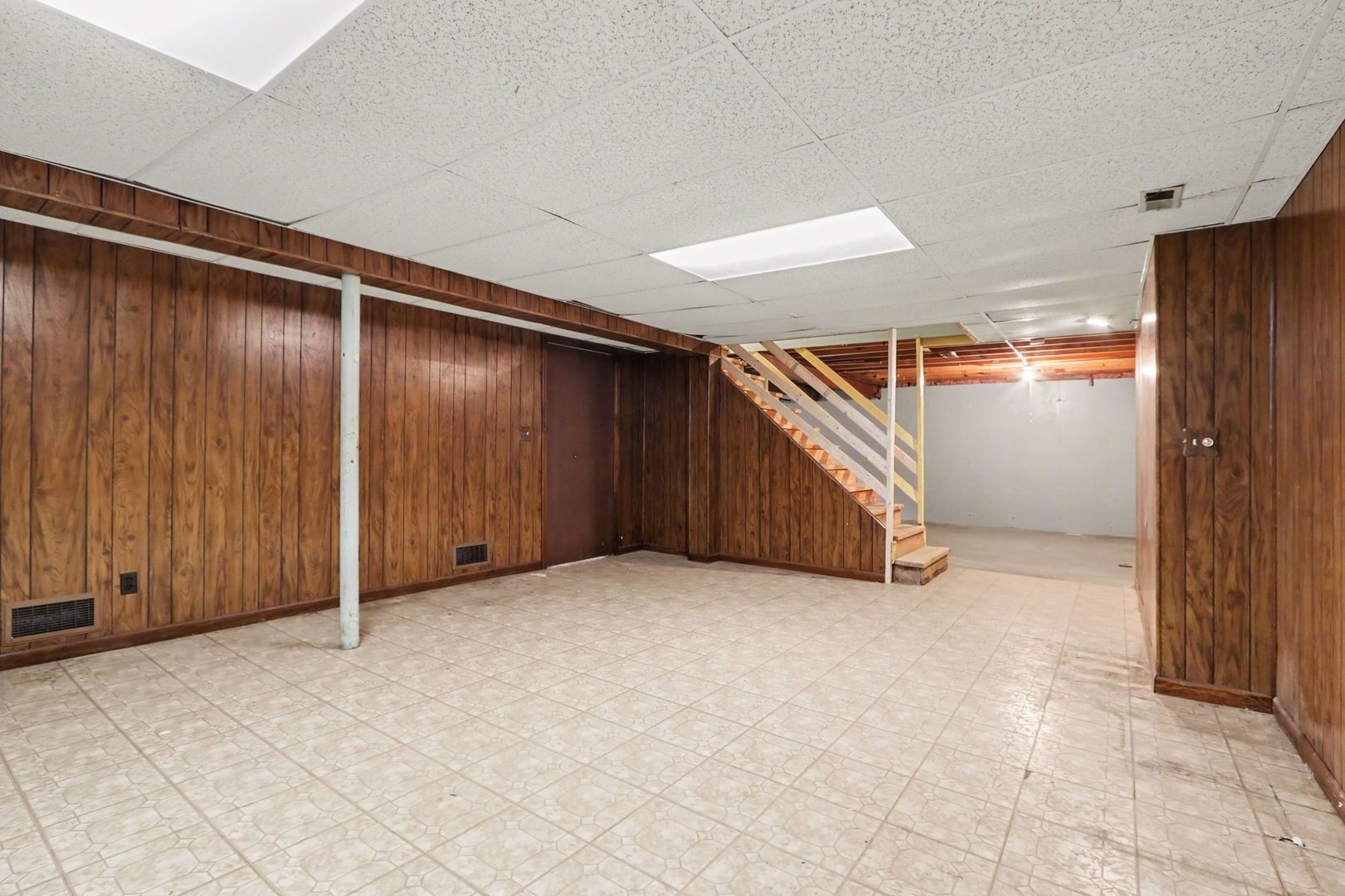 720 Meadow Wood Drive, Joliet, IL 60431