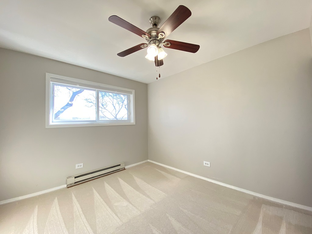 860 E Old Willow Road #221, Prospect Heights, IL 60070