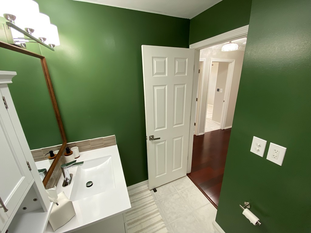 860 E Old Willow Road #221, Prospect Heights, IL 60070