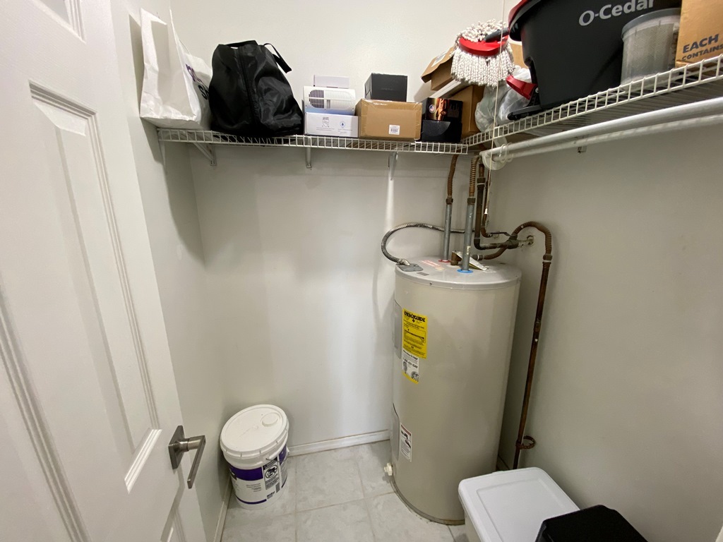 860 E Old Willow Road #221, Prospect Heights, IL 60070