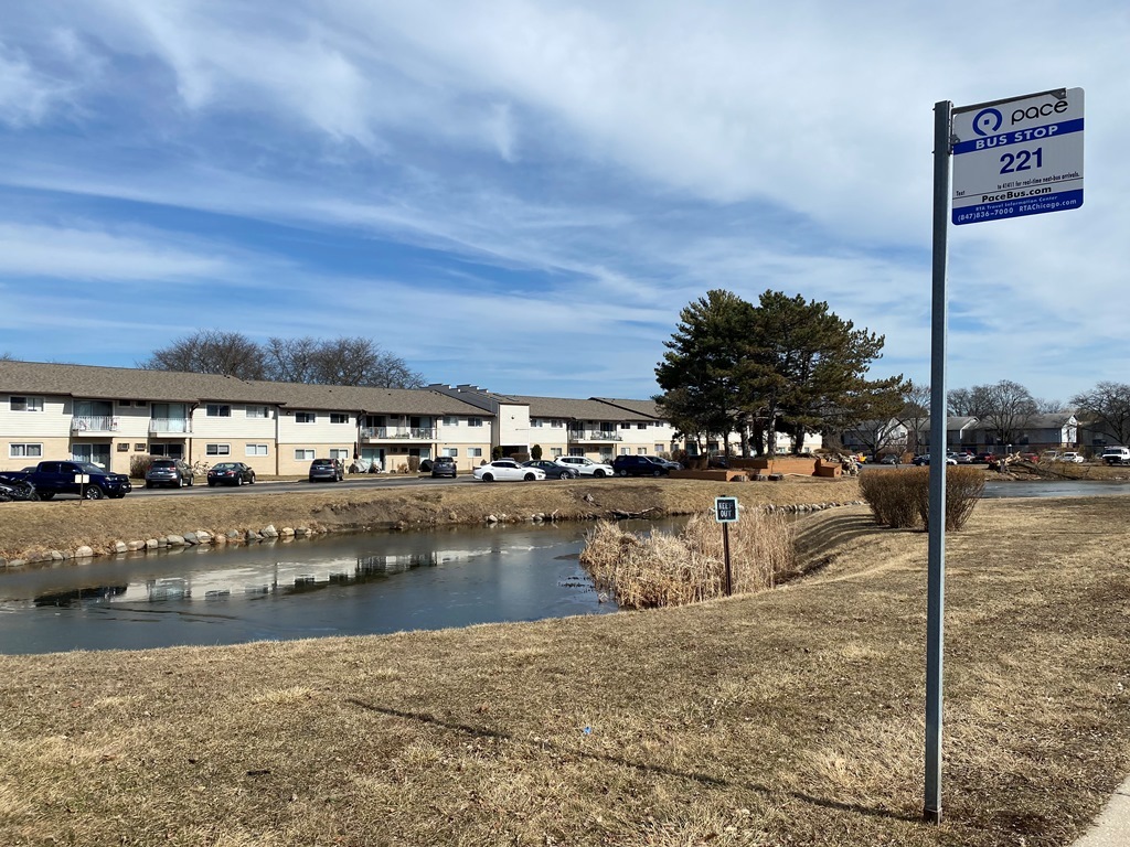 860 E Old Willow Road #221, Prospect Heights, IL 60070