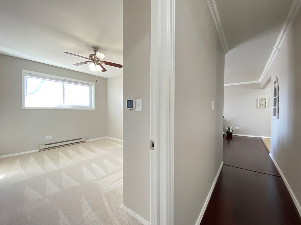 860 E Old Willow Road #221, Prospect Heights, IL 60070