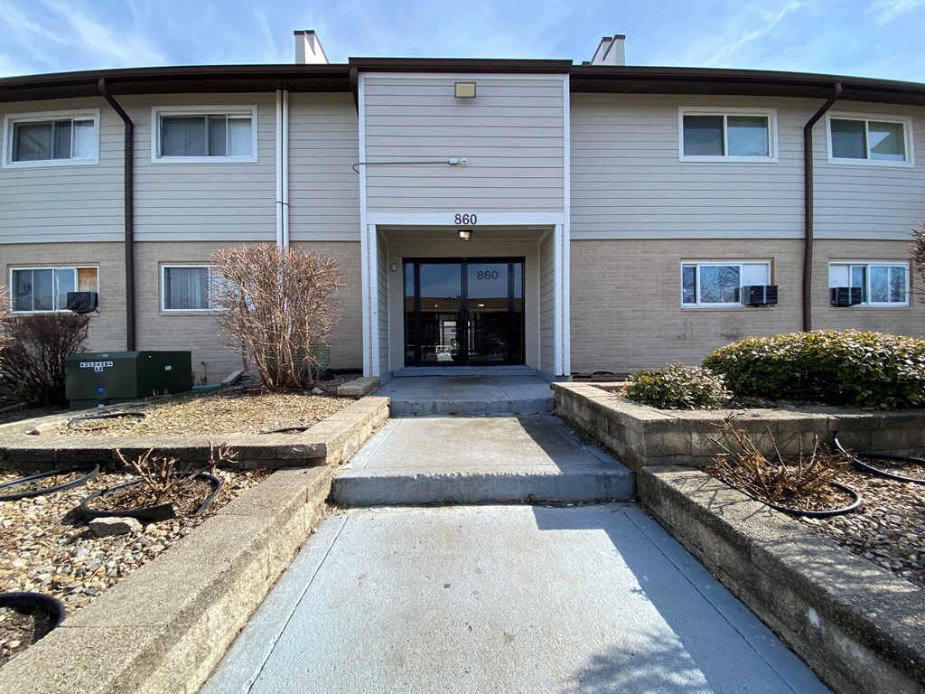 860 E Old Willow Road #221, Prospect Heights, IL 60070