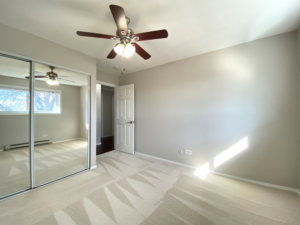 860 E Old Willow Road #221, Prospect Heights, IL 60070