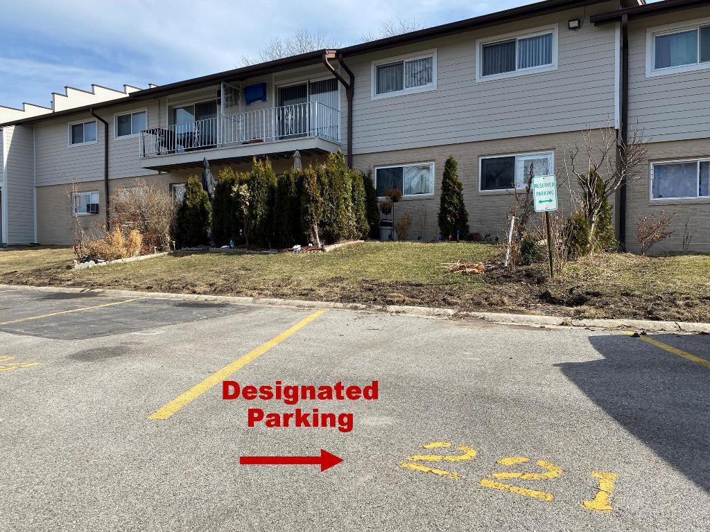 860 E Old Willow Road #221, Prospect Heights, IL 60070