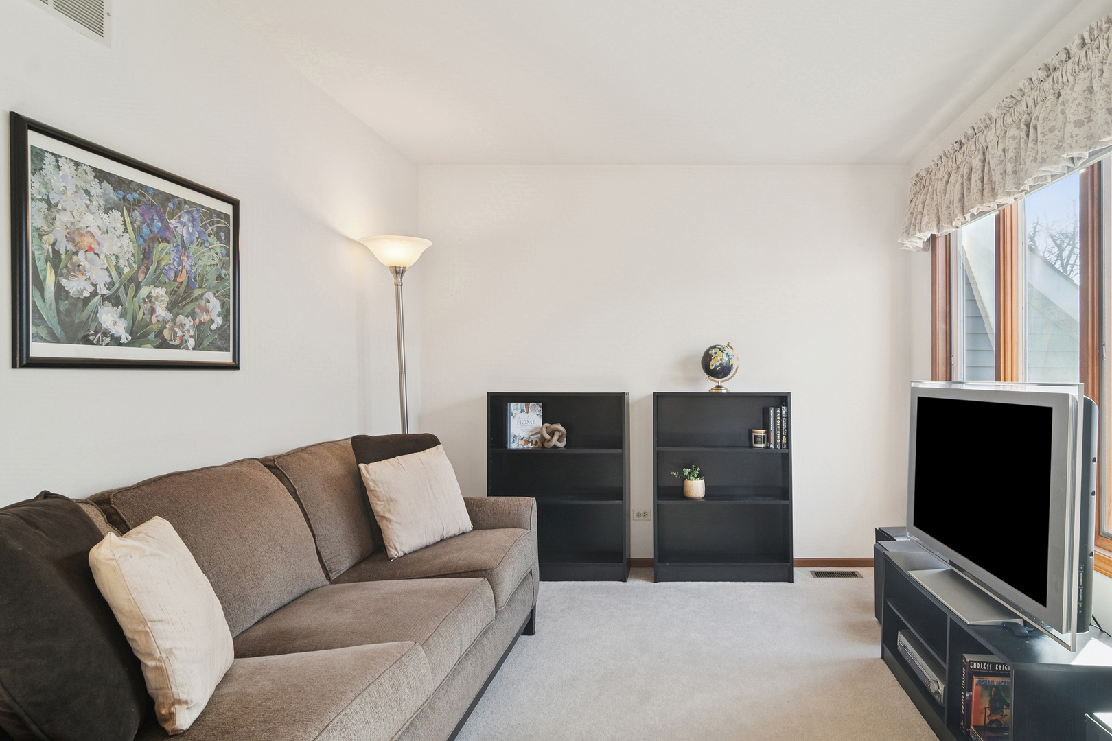 1332 Edington Lane, Mundelein, IL 60060